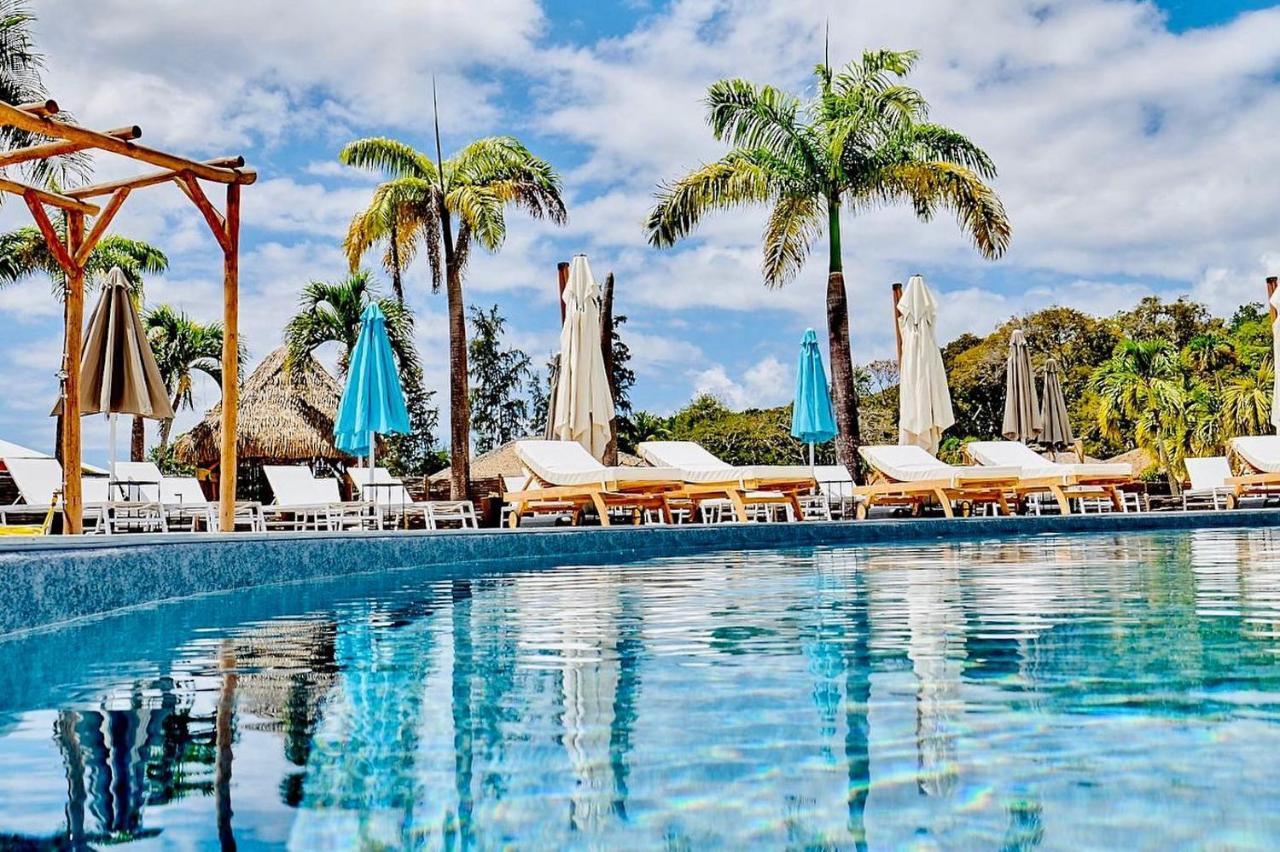 Manbana 333 Hotel Folle Anse Buitenkant foto